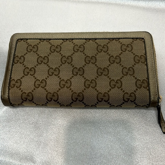 EUC Gucci bamboo wallet with box and tissues - Picture 3 of 11